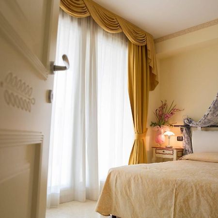 Appartamento DU LAC 1 Desenzano del Garda Esterno foto