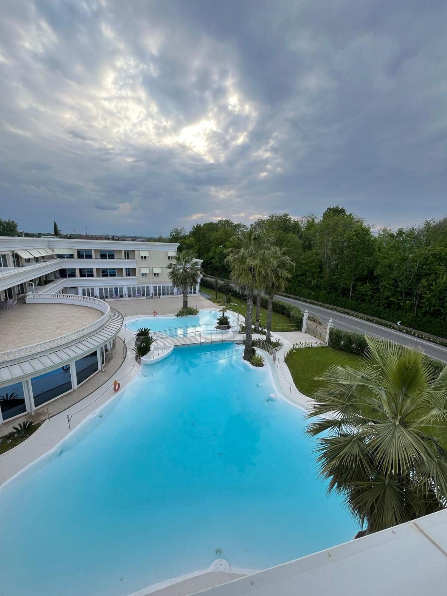 Appartamento DU LAC 1 Desenzano del Garda Esterno foto